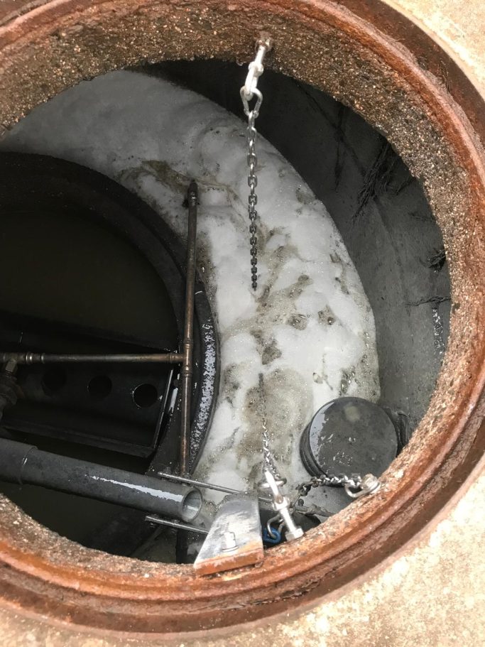 KAS schwerste Betonkorrosion in der Kleinkläranlage KAS schwerste Betonkorrosion in der Kleinkläranlage