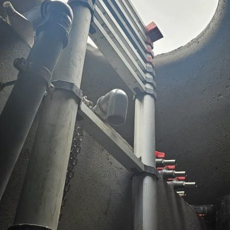 Der Blick aus der Kläranlage hinaus Wartung Kleinkläranlage
