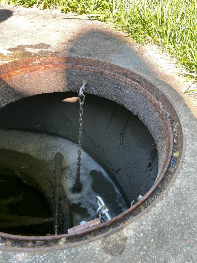 KAS der Anfang nach dem Umbau der Kleinkläranlage KAS der Anfang nach dem Umbau der Kleinkläranlage